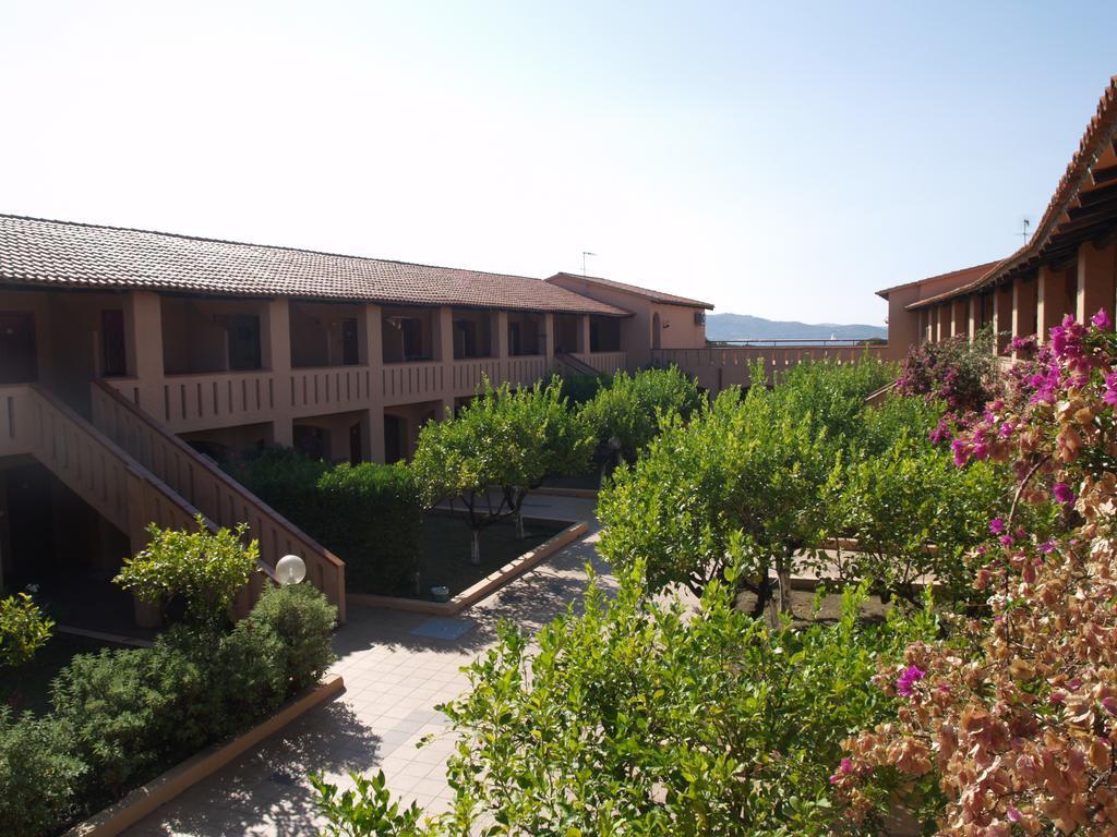 Club Esse Cala Bitta Hotel Baja Sardinia Exterior photo