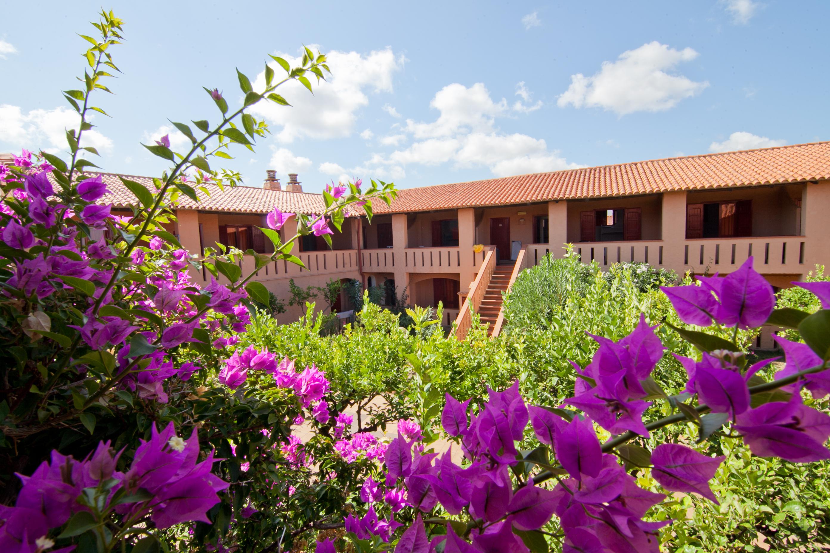 Club Esse Cala Bitta Hotel Baja Sardinia Exterior photo