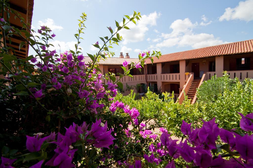 Club Esse Cala Bitta Hotel Baja Sardinia Exterior photo